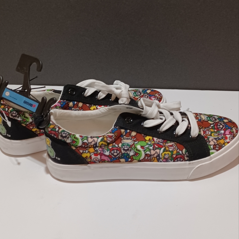 Mario tennis shoes sz 6